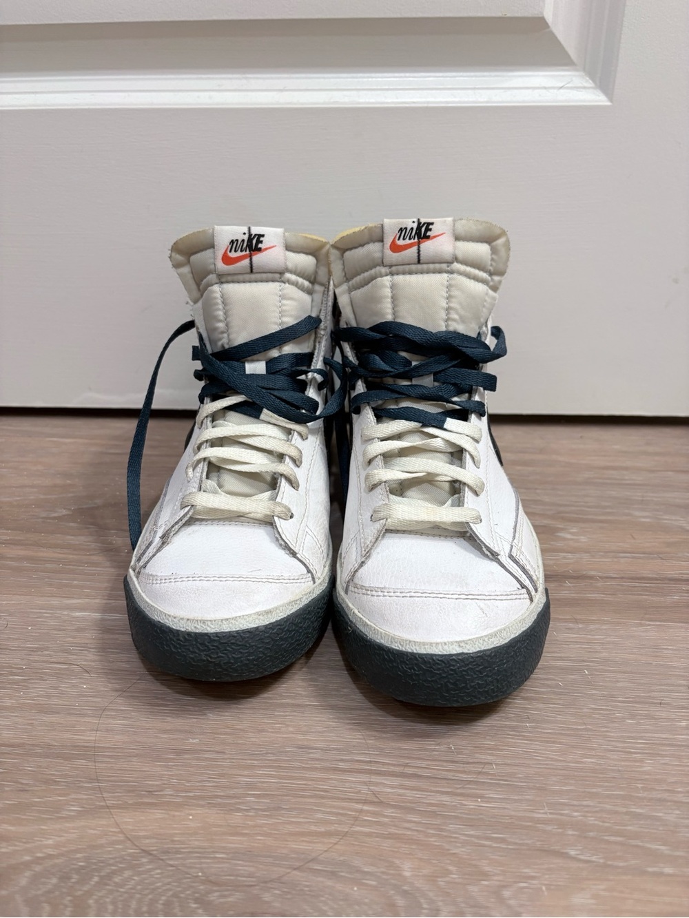 Nike mens White High-Top Sneakers